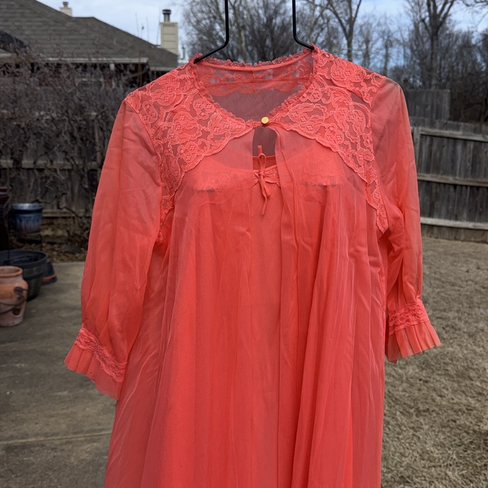Vintage 1960s 70s Gaymode Coral Nylon Peignoir Set sz M USA made As Is Fading